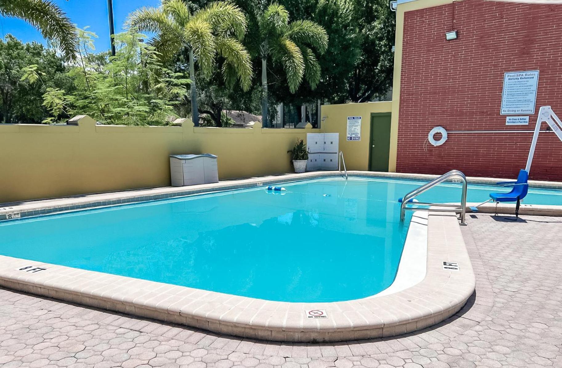 Quality Inn Airport - Cruise Port Tampa Eksteriør billede